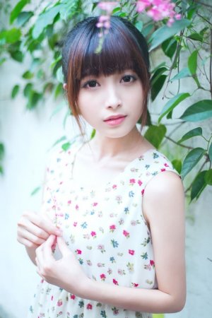 惊！家中竟泡着3个辣妹，究竟咋回事？